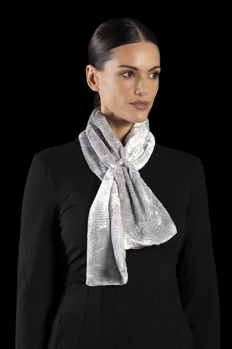 Furrowed velvet scarf with Murano glass beads | Taupe