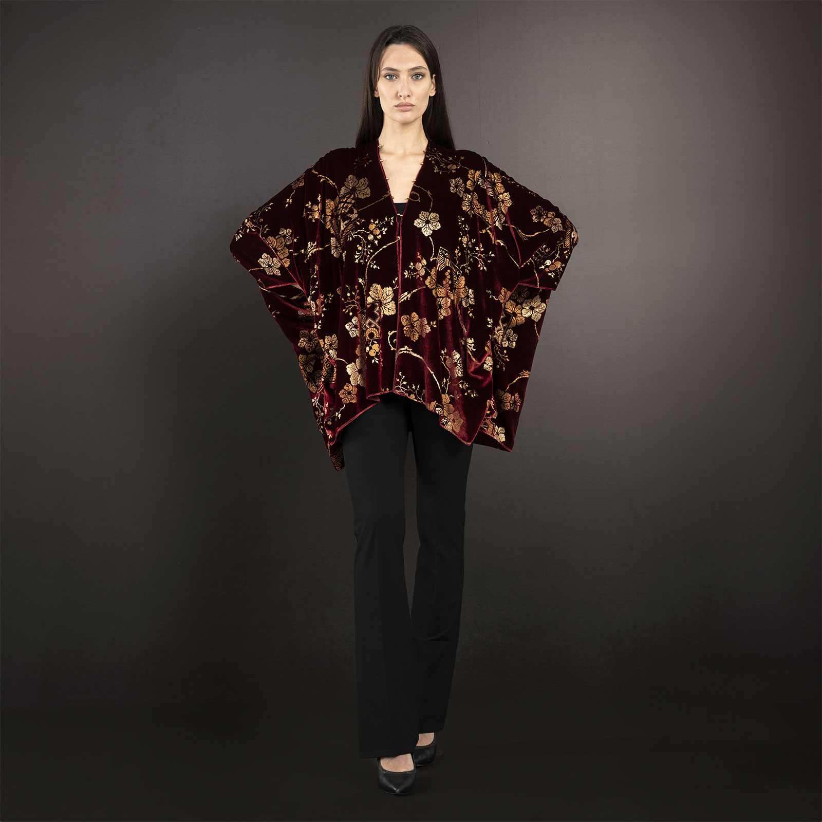 Helena | Printed velvet Short evening coat | Riassunto Ruby - Image 4