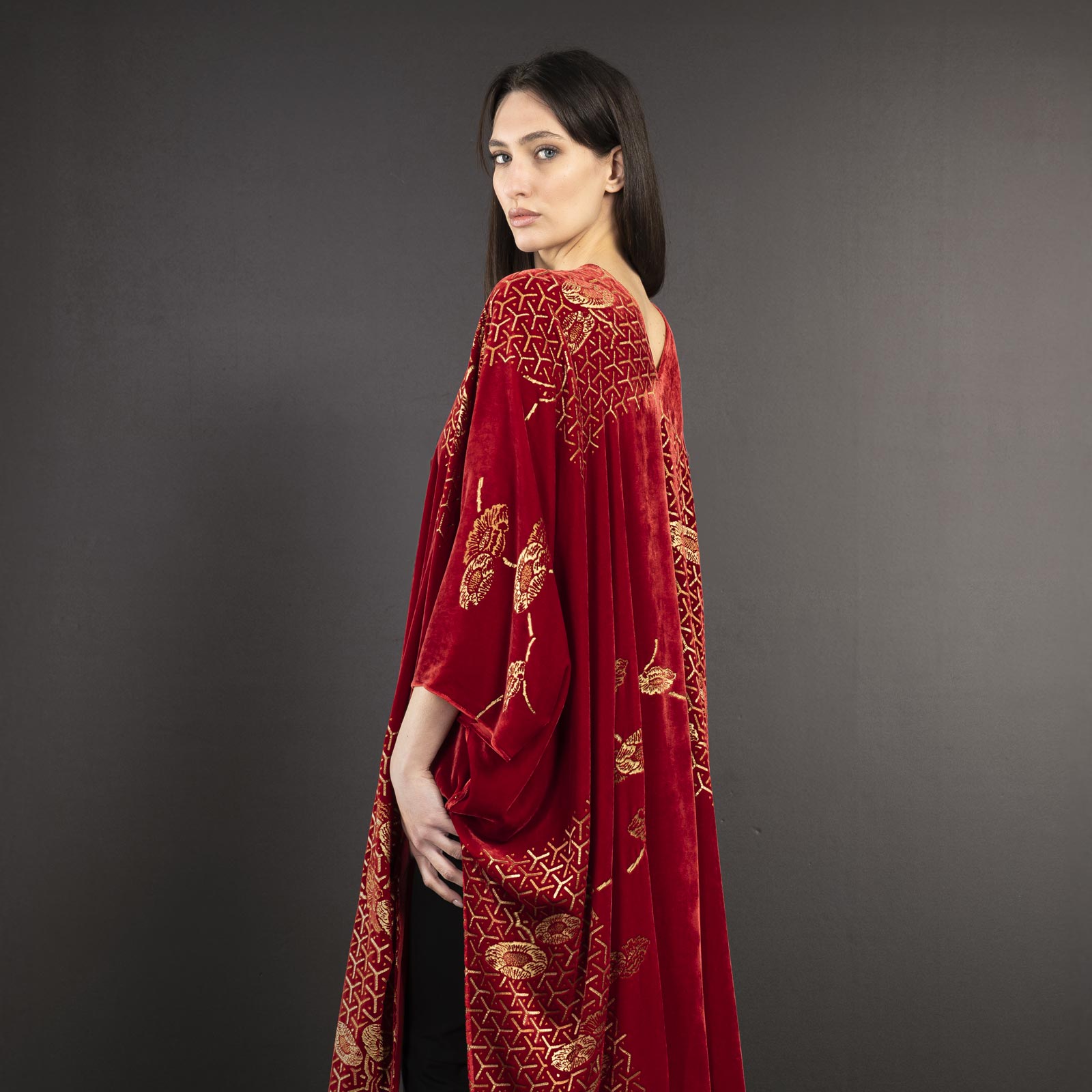 Daphne | Printed velvet Long evening coat | Japan Red