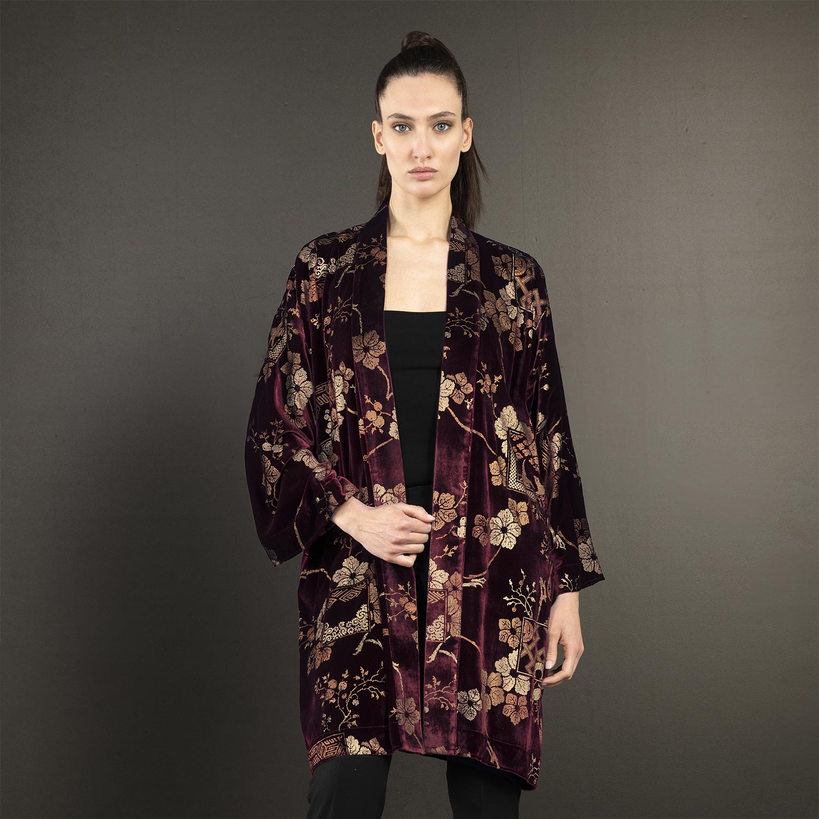 Isabel | Printed velvet Kimono Coat | Riassunto Bordeaux - Image 2