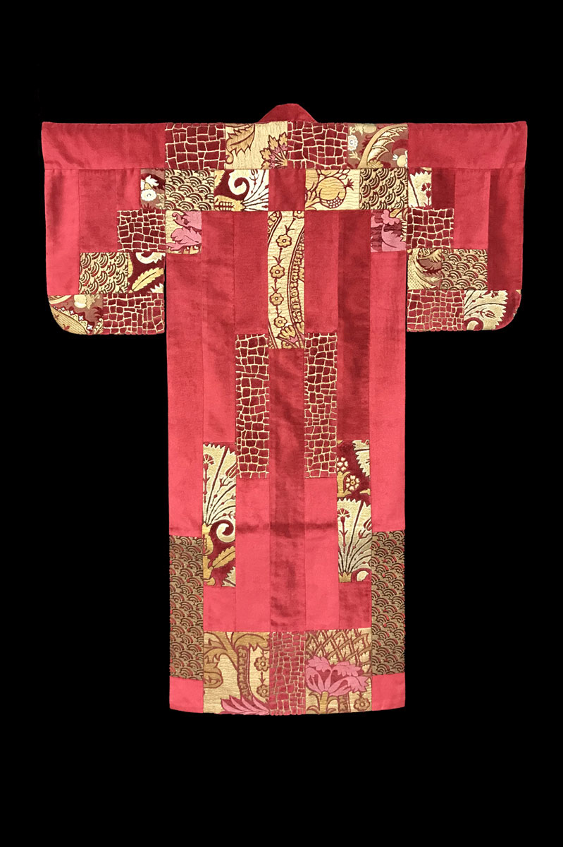 Delphos velvet tapestry - kimono shaped