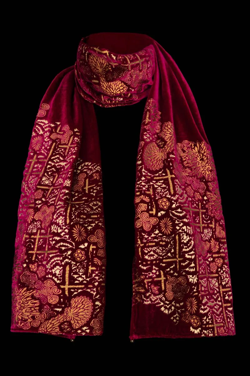 Printed velvet scarf with Murano glass beads | Crisantemi Magenta
