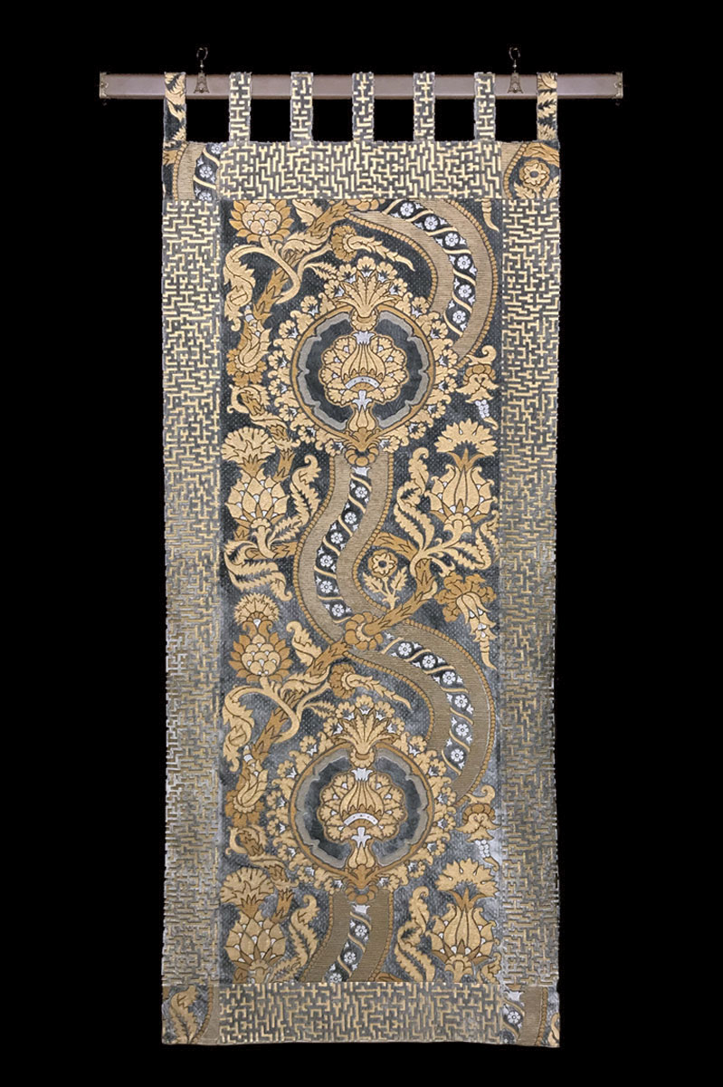 Delphos velvet tapestry - table runner