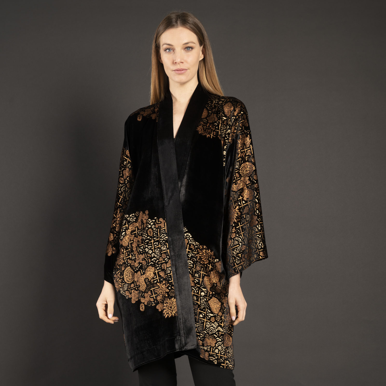 Isabel | Printed velvet Kimono Coat | Crisantemi Black - Image 2