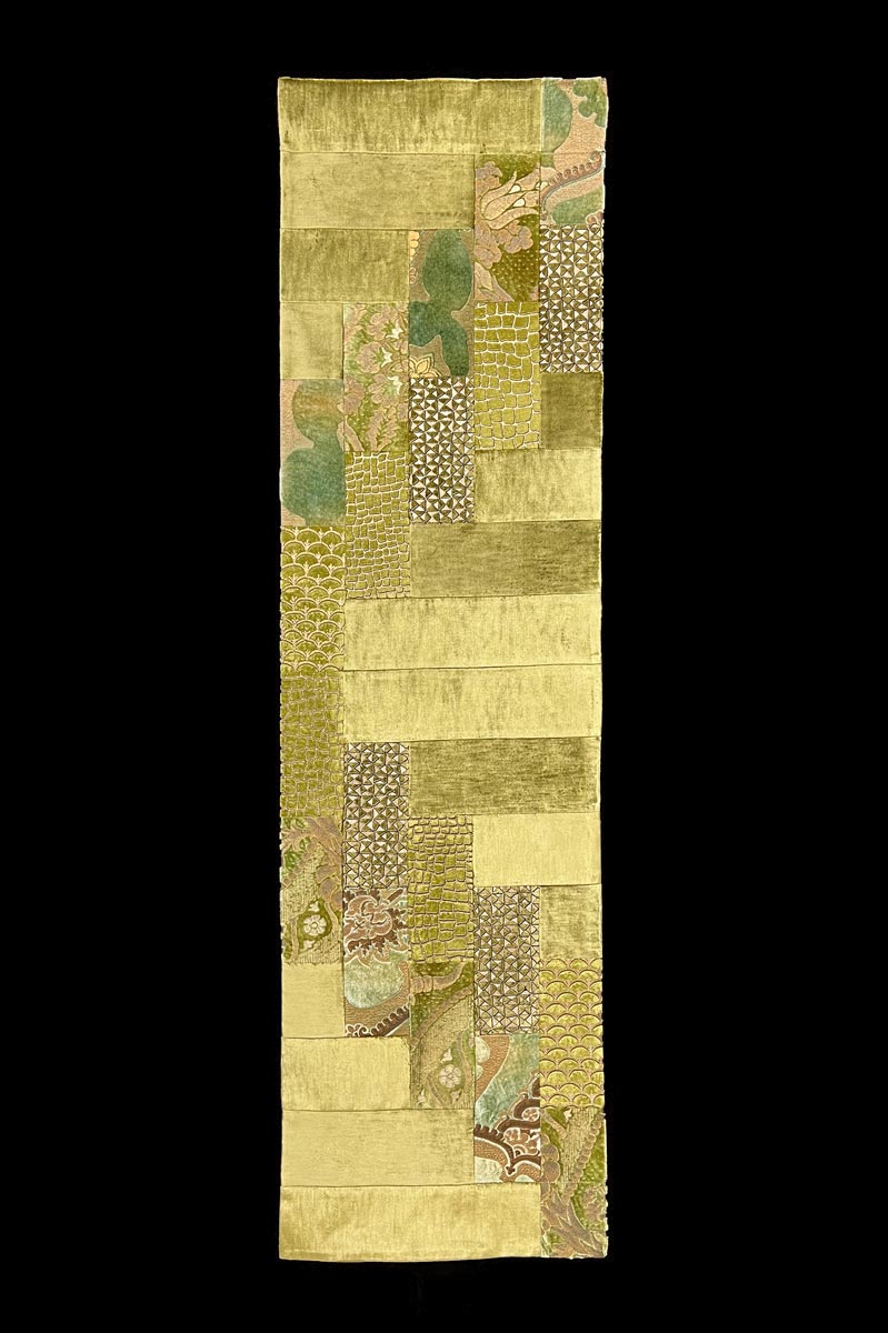 Delphos velvet tapestry - table runner