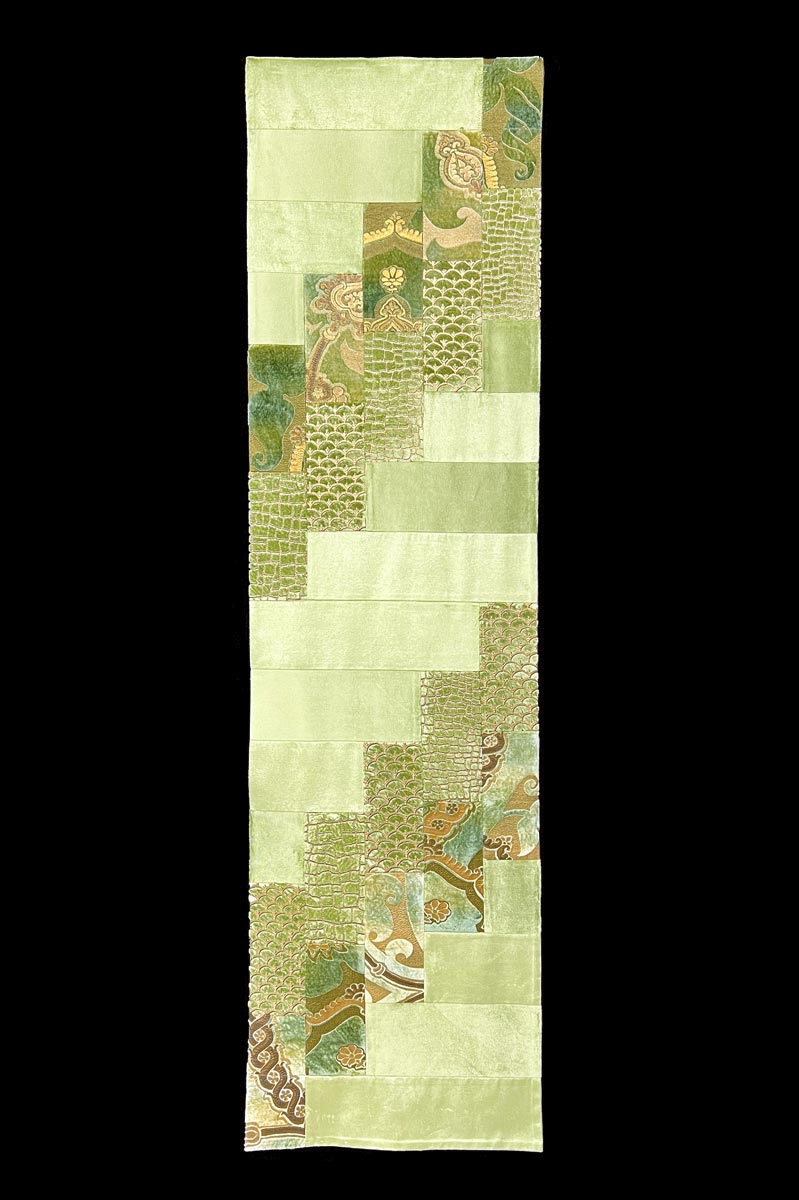 Delphos velvet tapestry - table runner