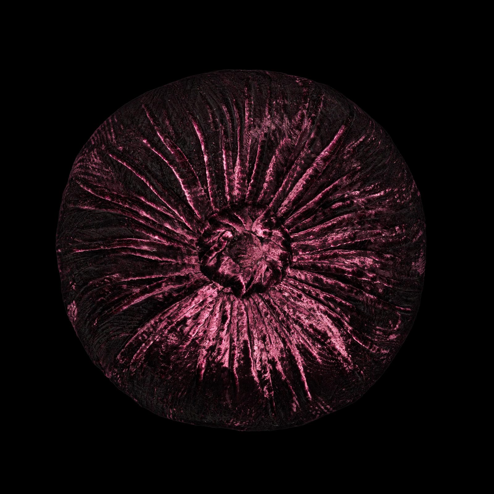 Cojín redondo berenjena de terciopelo fruncido