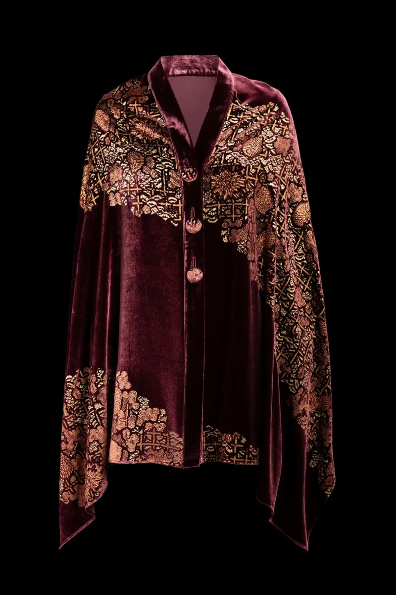 Minerva | Printed velvet stole with buttons | Crisantemi Aubergine